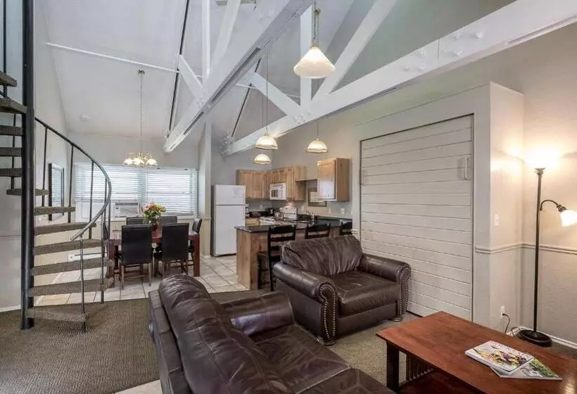 استراحتگاه Sweetwater Lift Lodge