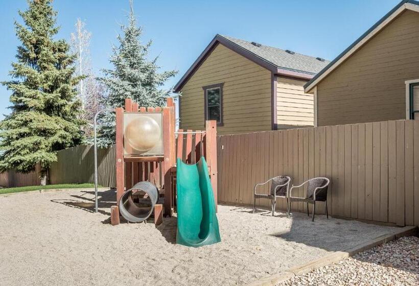 استراحتگاه Sweetwater Lift Lodge