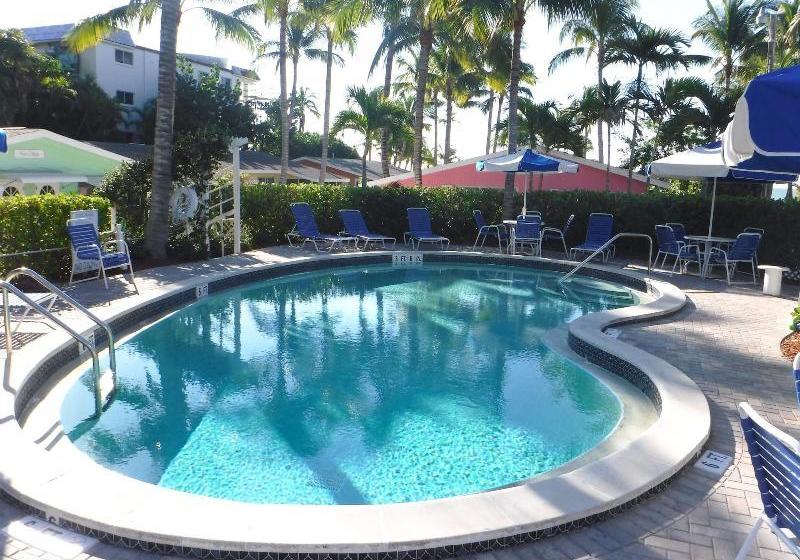 منتجع Waterside Inn On The Beach