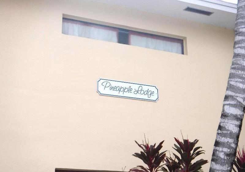 منتجع Waterside Inn On The Beach