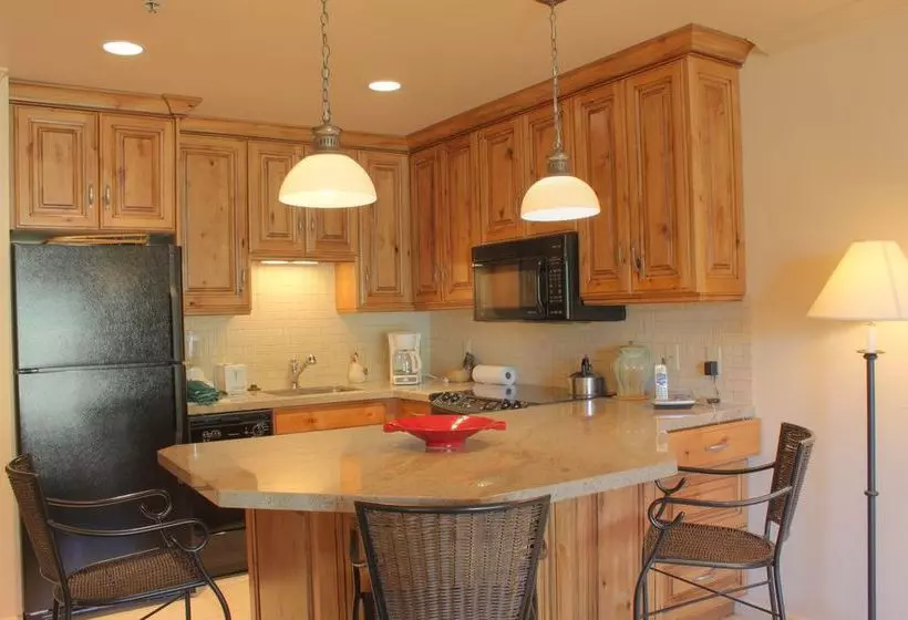 The Lodge At The Mountain Village By All Seasons Resort Lodging