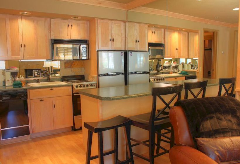 The Lodge At The Mountain Village By All Seasons Resort Lodging