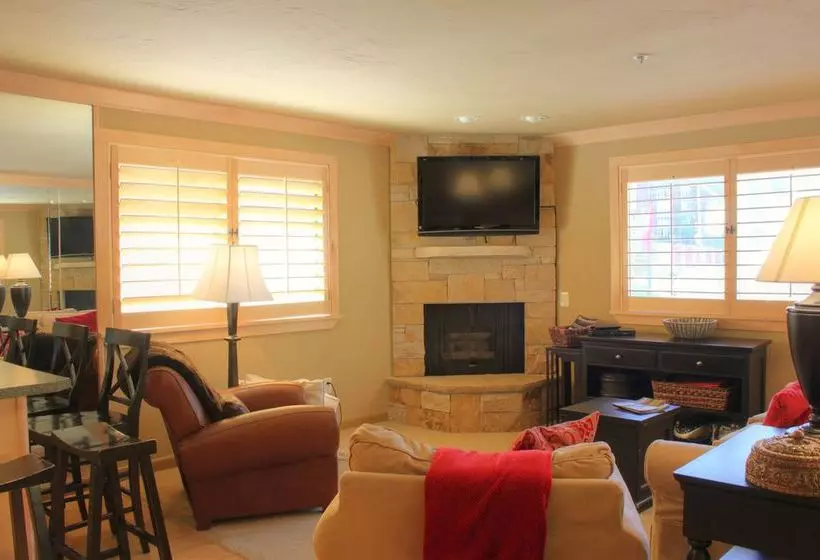 The Lodge At The Mountain Village By All Seasons Resort Lodging