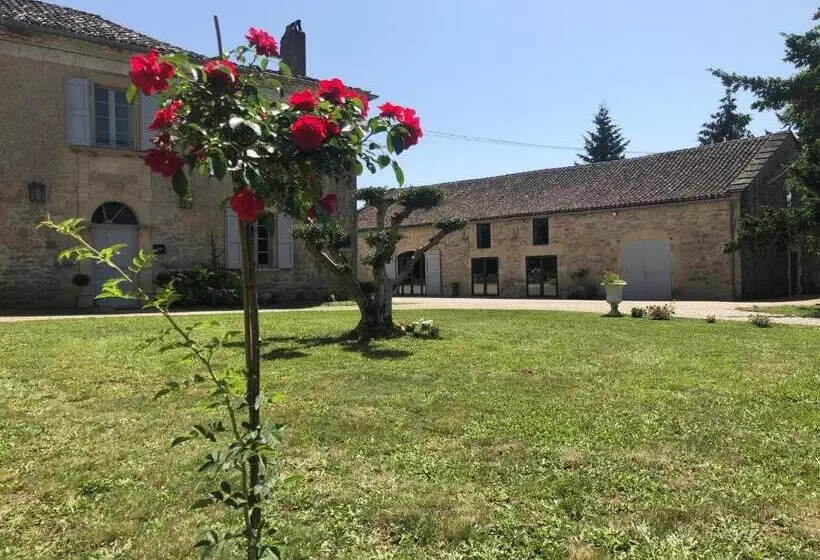 تختخواب و صبحانه Domaine De Monplaisir