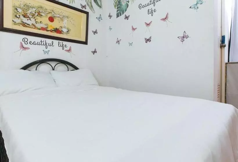 ホテル Cristian Jay Dormitory By Reddoorz