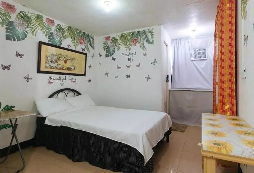 ホテル Cristian Jay Dormitory By Reddoorz