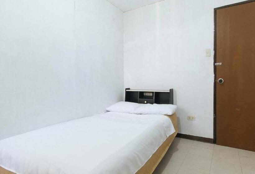 酒店 Cristian Jay Dormitory By Reddoorz