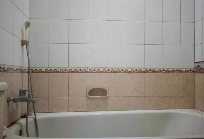 Hotelli Daton House Near Bali Zoo Ubud Mitra Reddoorz