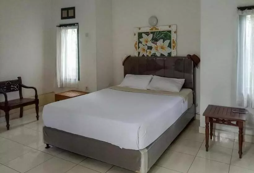 Hotelli Daton House Near Bali Zoo Ubud Mitra Reddoorz