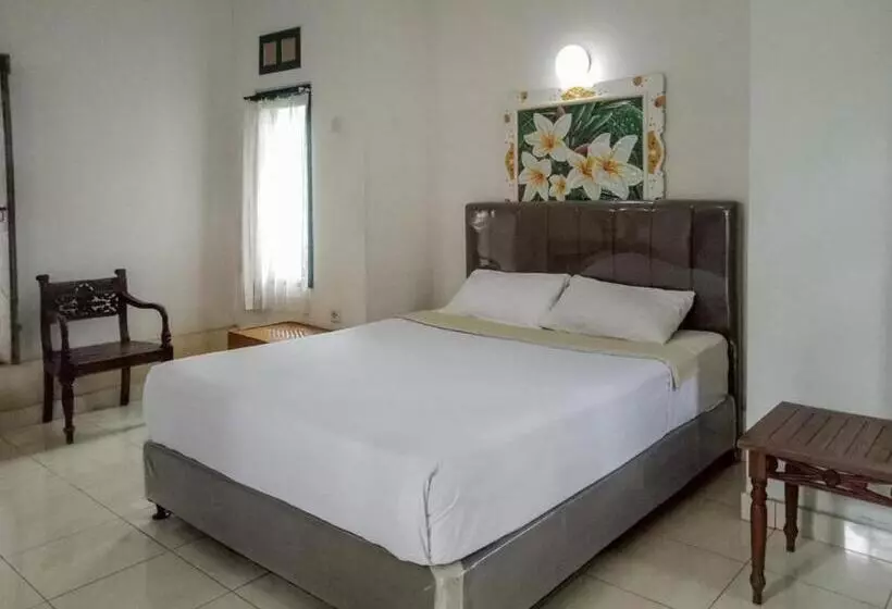 Hotelli Daton House Near Bali Zoo Ubud Mitra Reddoorz