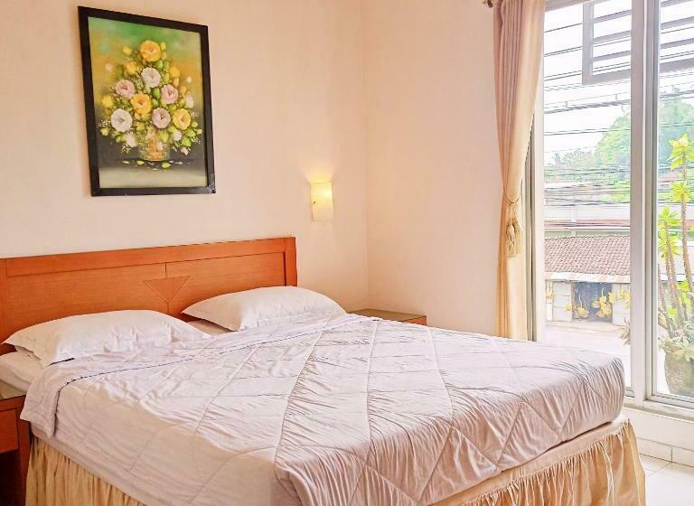 בית מלון כפרי Flamboyan