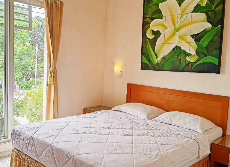 בית מלון כפרי Flamboyan