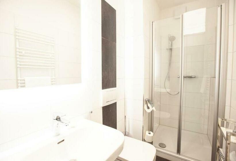 هتل Gästehaus Freches Perlhuhn