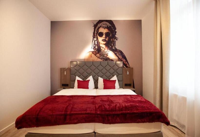 هتل Gästehaus Freches Perlhuhn