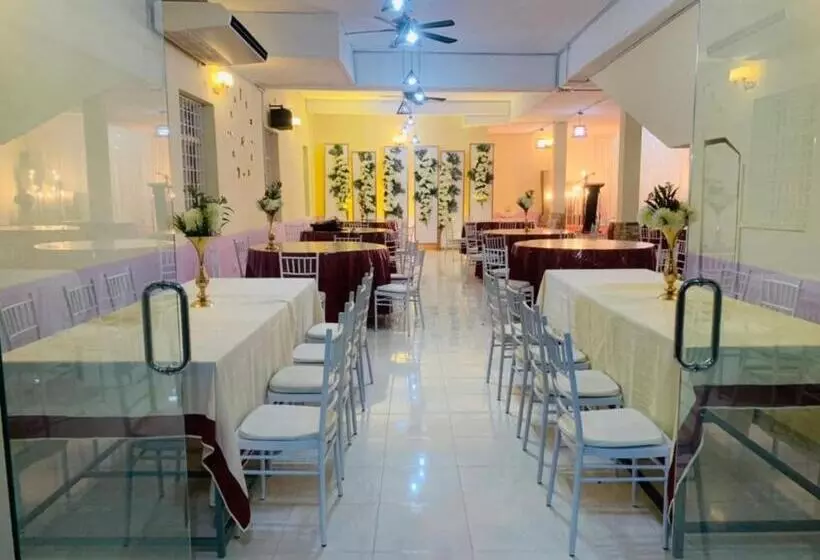 Hotelli Oyo 90404  Z Dirgahayu 313