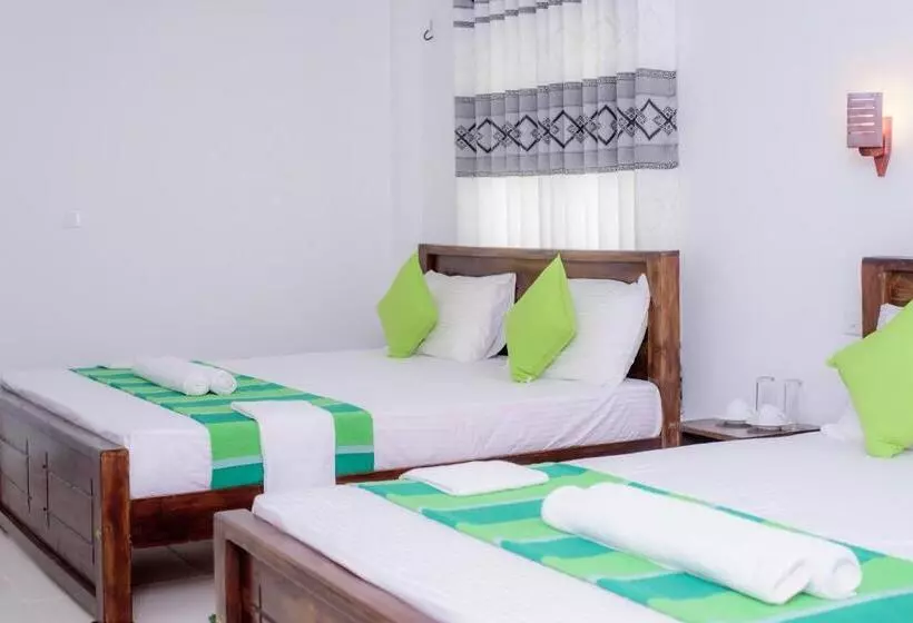 Hotelli Scenery River Star