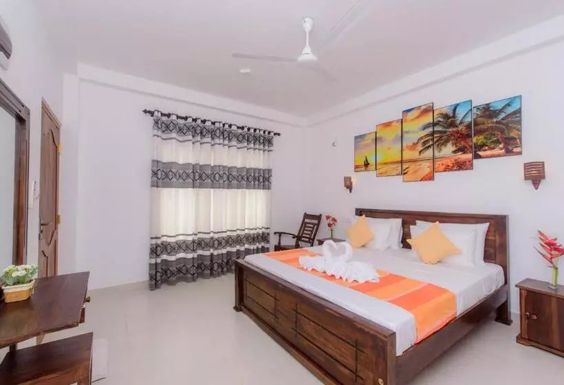 Hotelli Scenery River Star