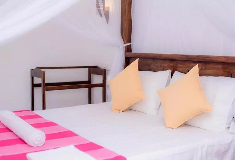 Hotelli Scenery River Star