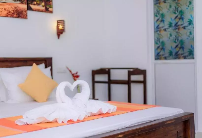 Hotelli Scenery River Star