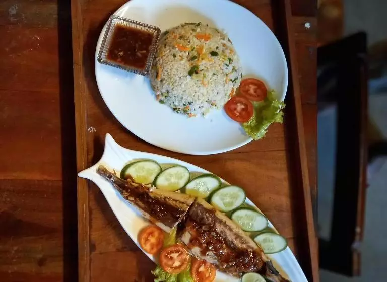 ペンション La Vira Beach Villa