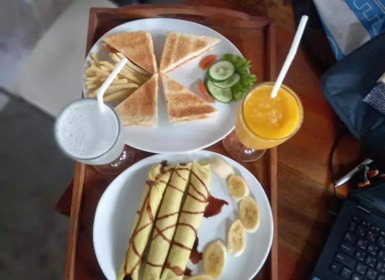 ペンション La Vira Beach Villa