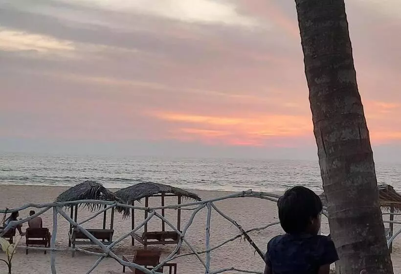 ペンション La Vira Beach Villa