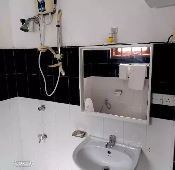 ペンション La Vira Beach Villa