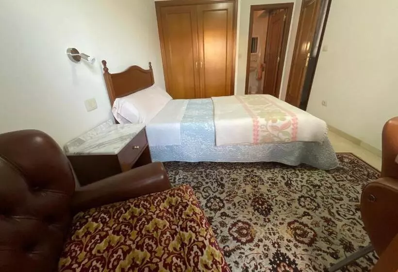 پانسیون Residencia Universidad