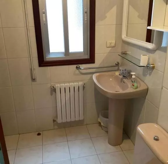 پانسیون Residencia Universidad