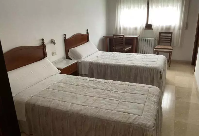 پانسیون Residencia Universidad