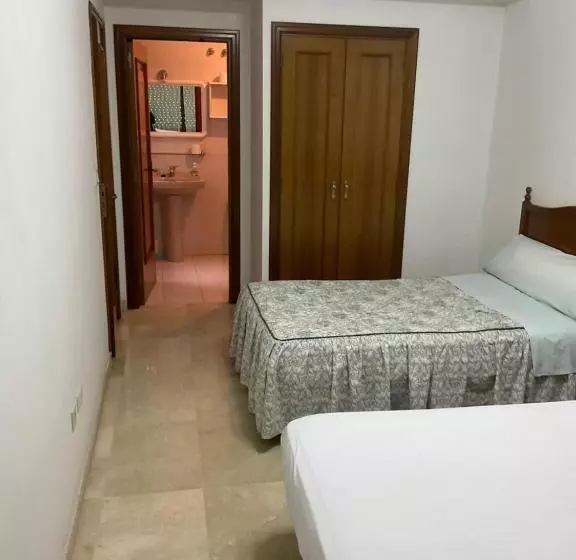 پانسیون Residencia Universidad