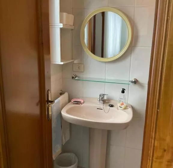 پانسیون Residencia Universidad