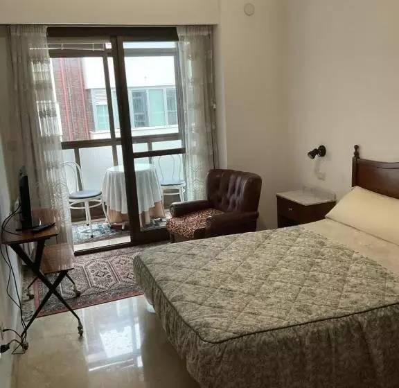 پانسیون Residencia Universidad