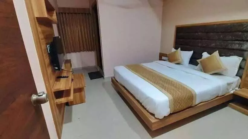 ホテル Mansarovar,vadodara