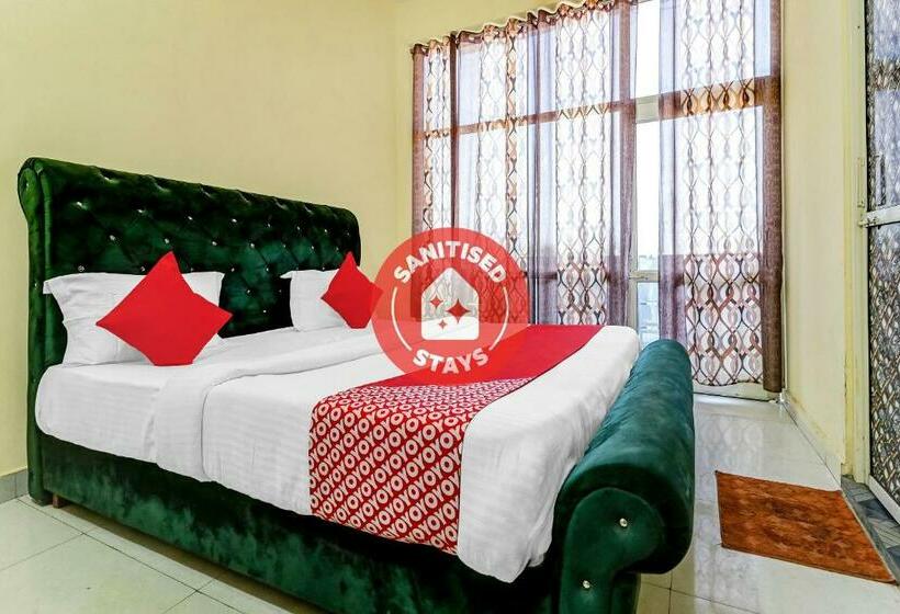 Hotel Oyo 83506 Delhi Guest House