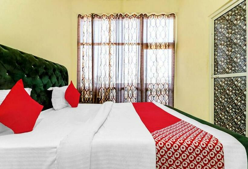 Hotel Oyo 83506 Delhi Guest House