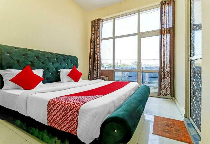 Hotel Oyo 83506 Delhi Guest House