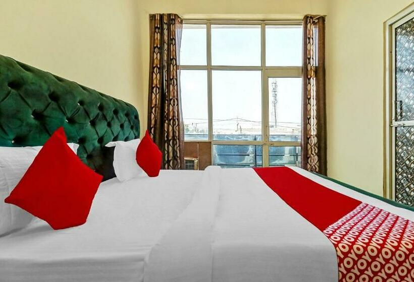 Hotel Oyo 83506 Delhi Guest House