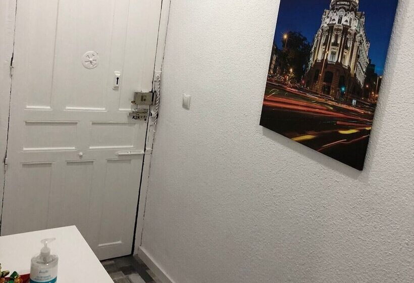 پانسیون Hostal Noche Y Dia