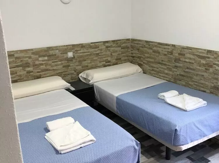 پانسیون Hostal Noche Y Dia