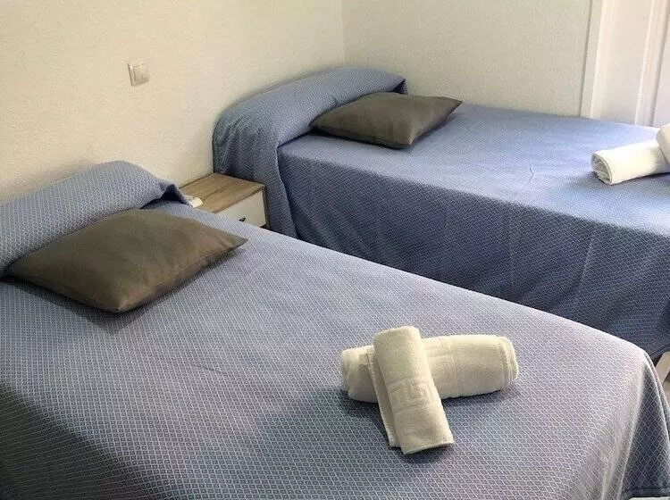 پانسیون Hostal Noche Y Dia