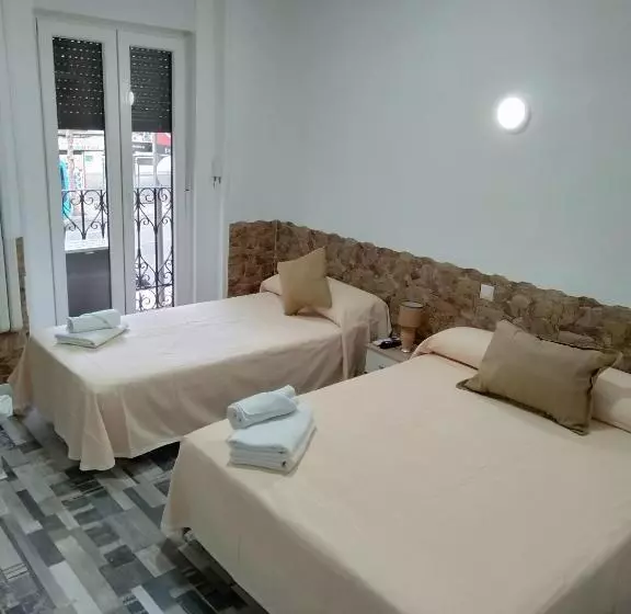 پانسیون Hostal Noche Y Dia