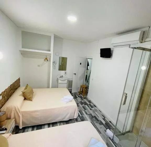 پانسیون Hostal Noche Y Dia