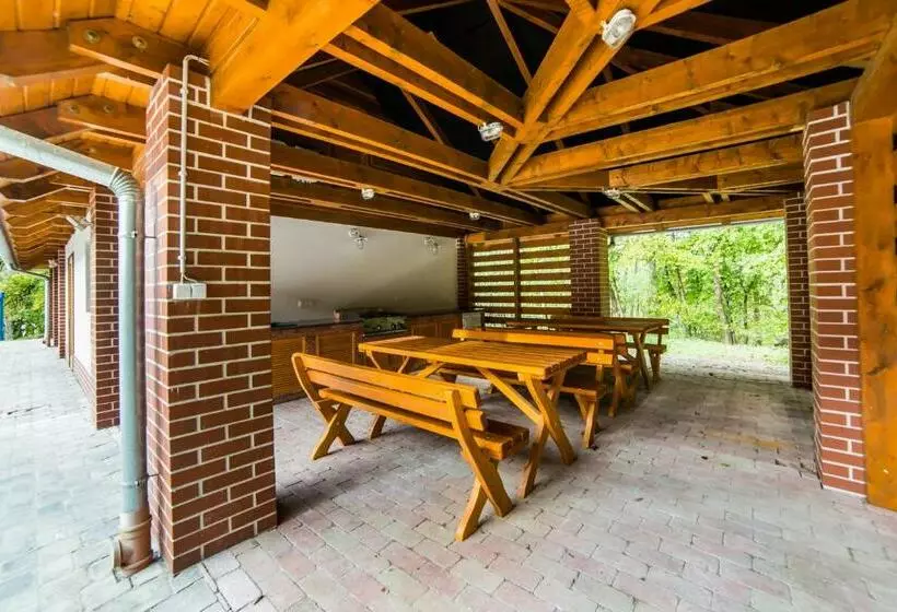 ペンション Haracsi Vendégház