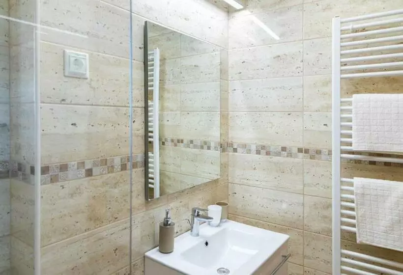 ベッドアンドブレックファースト öreghegyi Bika Panzio