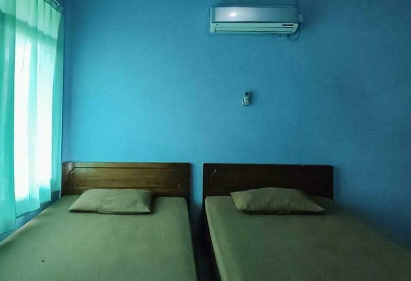 בית מלון כפרי Andini Tanah Grogot