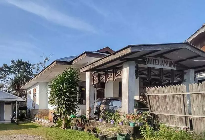 ホテル Andini Tanah Grogot