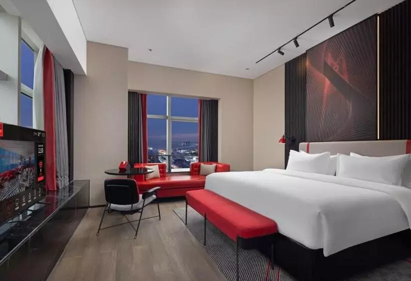 Radisson Red Hotel Zhuhai Gongbei Port