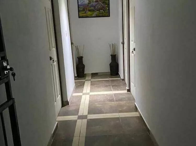 پانسیون Hostal Claros