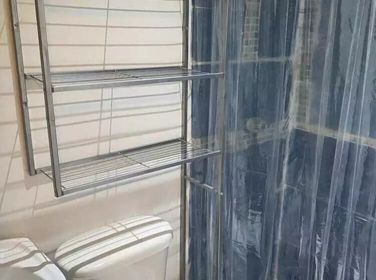 پانسیون Hostal Claros